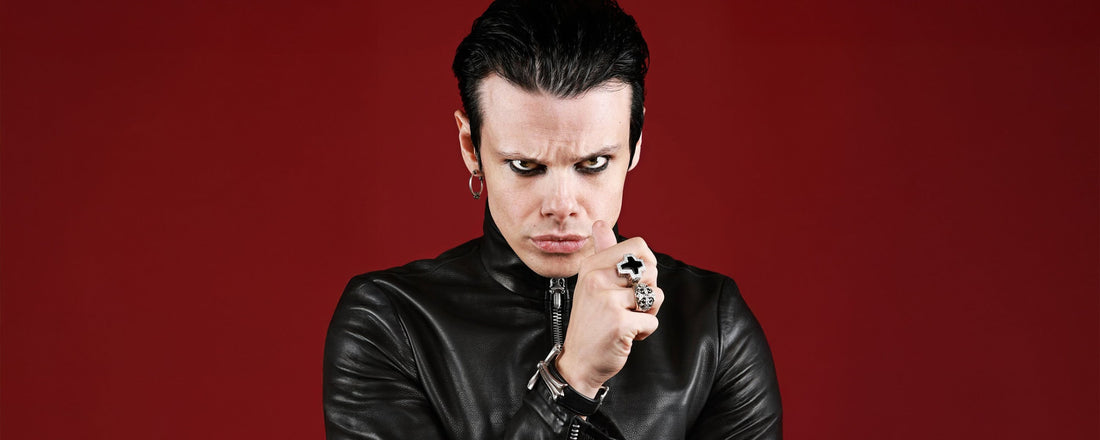 Yungblud wearing the Sex, Drugs & Rock & Roll ring by Stephen Webster