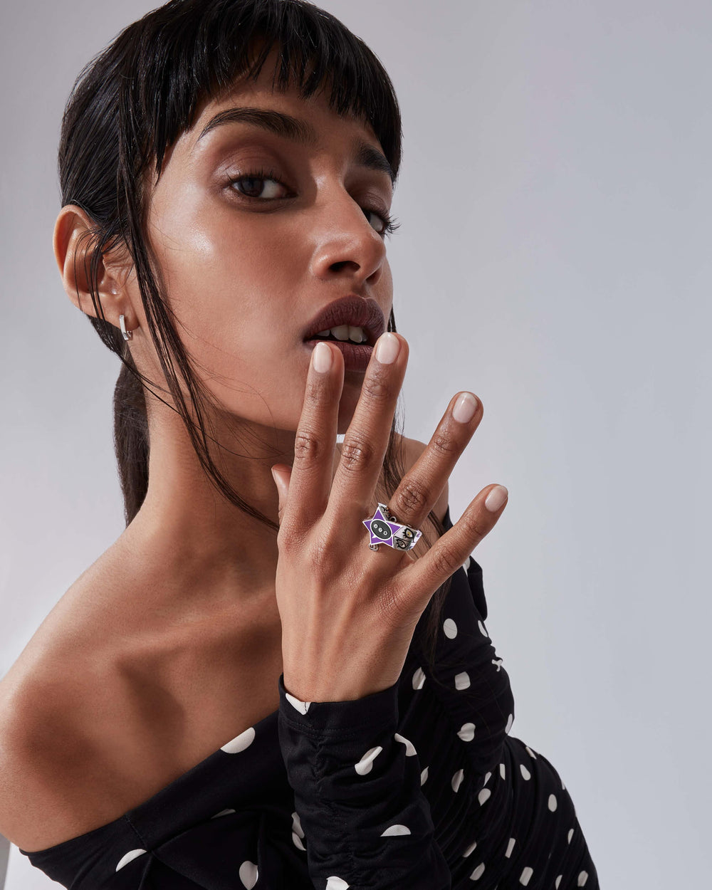 Gossip Ring - Edition Six