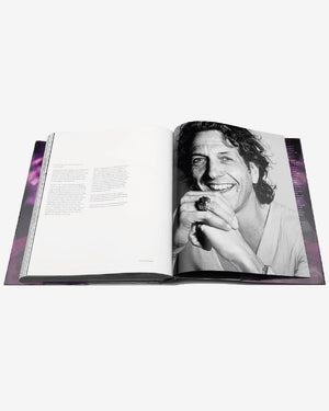 Inside view of Goldstruck: A Life Shaped by Jewellery hardcover book