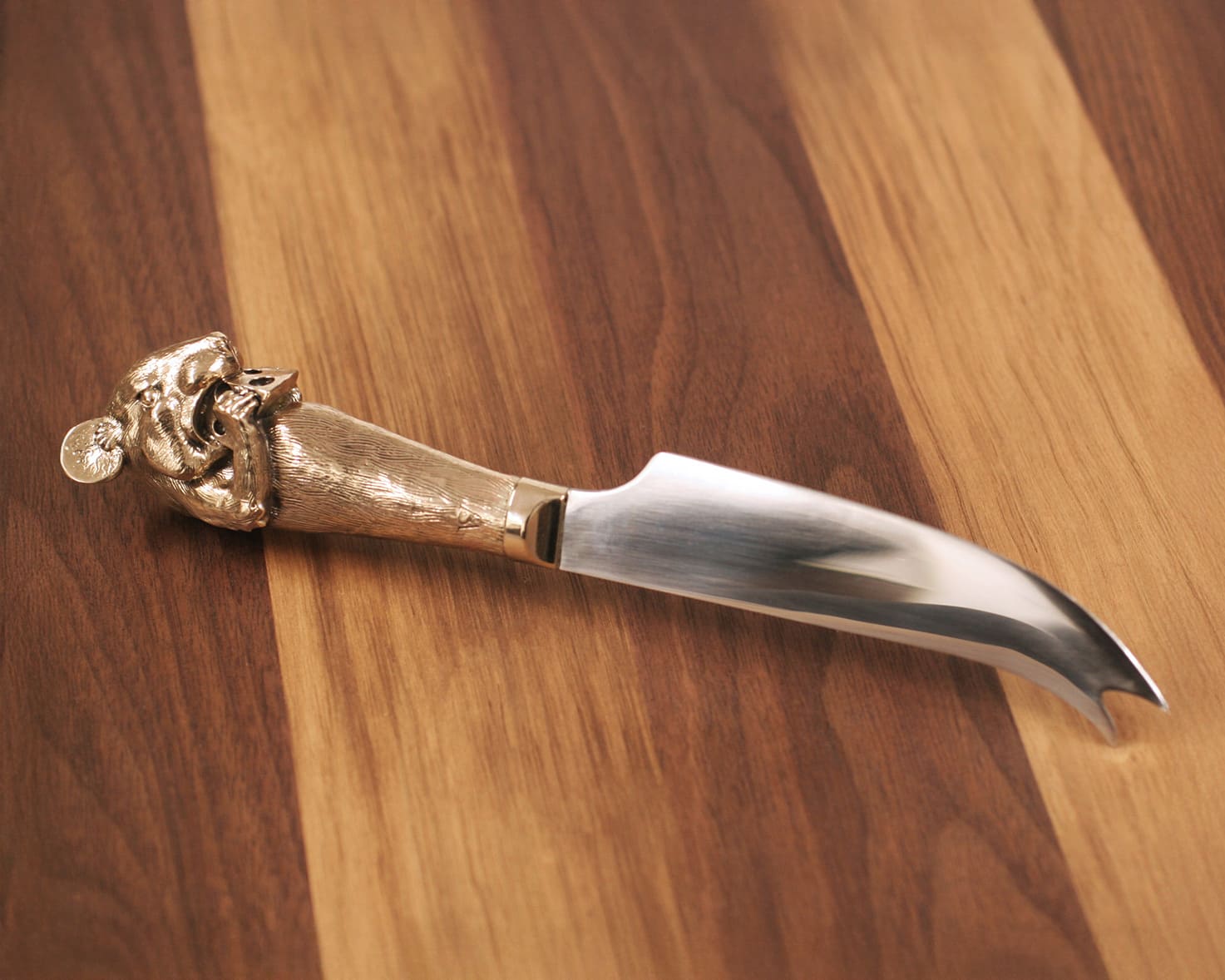 Detail of stainless steel surface showing recommended drying and micro-fibre cloth use