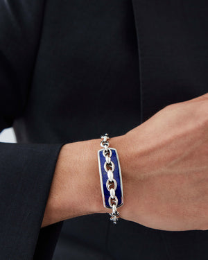 Male model wearing Stephen Webster Inline Razer Lapis Bracelet in sterling silver with blue lapis — luxury men’s jewellery styling