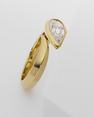 Thorn Arc Solitaire Ring