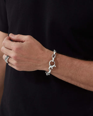 Model wearing Stephen Webster Classic Link Bracelet 11 mm in sterling silver on wrist