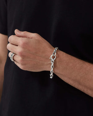 Model wearing Stephen Webster Classic Link Bracelet 8.5mm in sterling silver on wrist