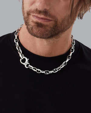 Model wearing Stephen Webster Classic Link Chain 11 mm in 19 inches sterling silver necklace