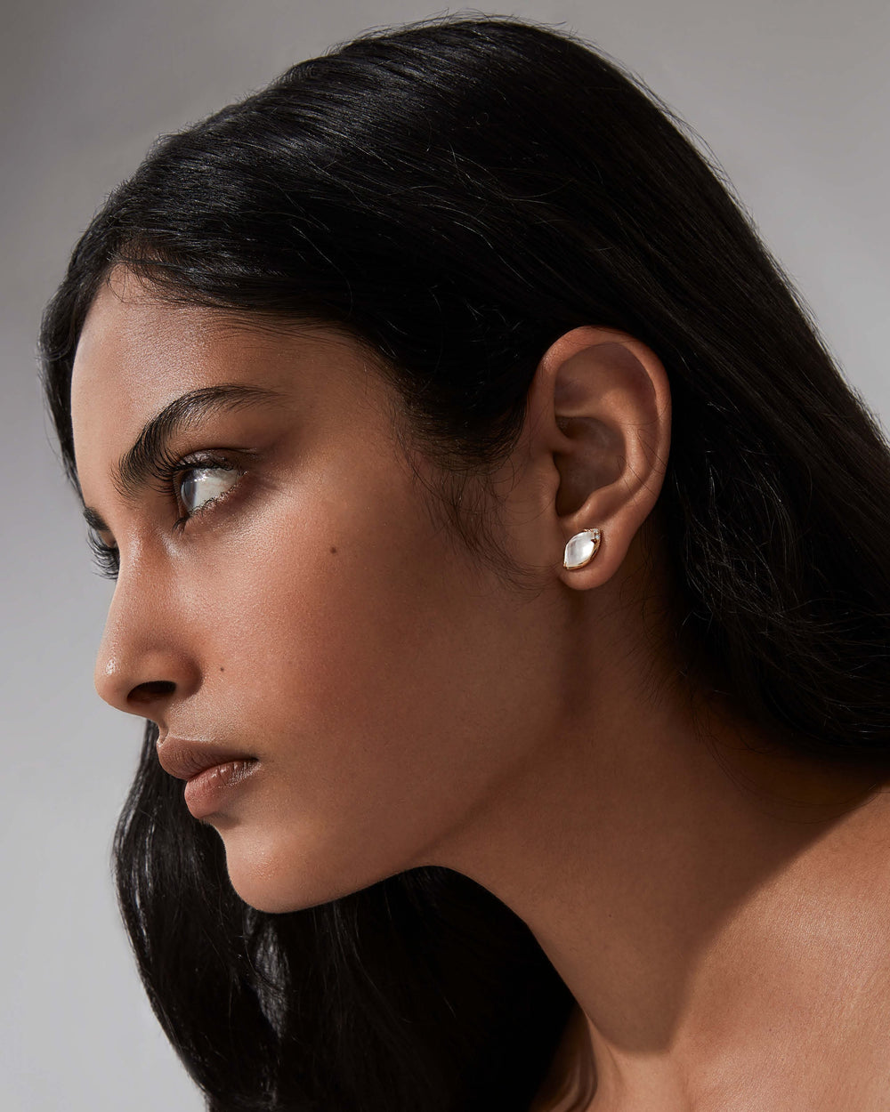 Stephen Webster Crystal Haze Chance White Mother-of-Pearl Stud Earrings in 18ct White Gold with White Mother-of-Pearl Crystal Haze and White Diamond Pavé front view