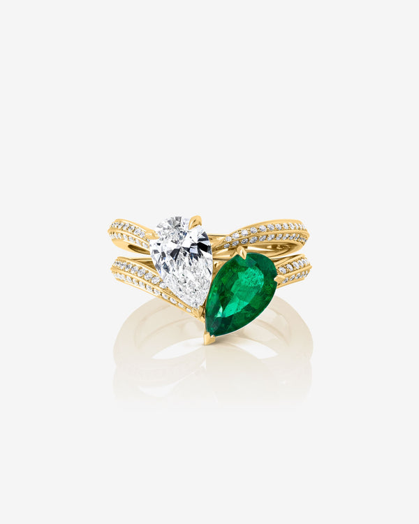 Stephen Webster Duo Band Rings in 18ct yellow gold with pear-shape white diamond and pear-shape emerald
