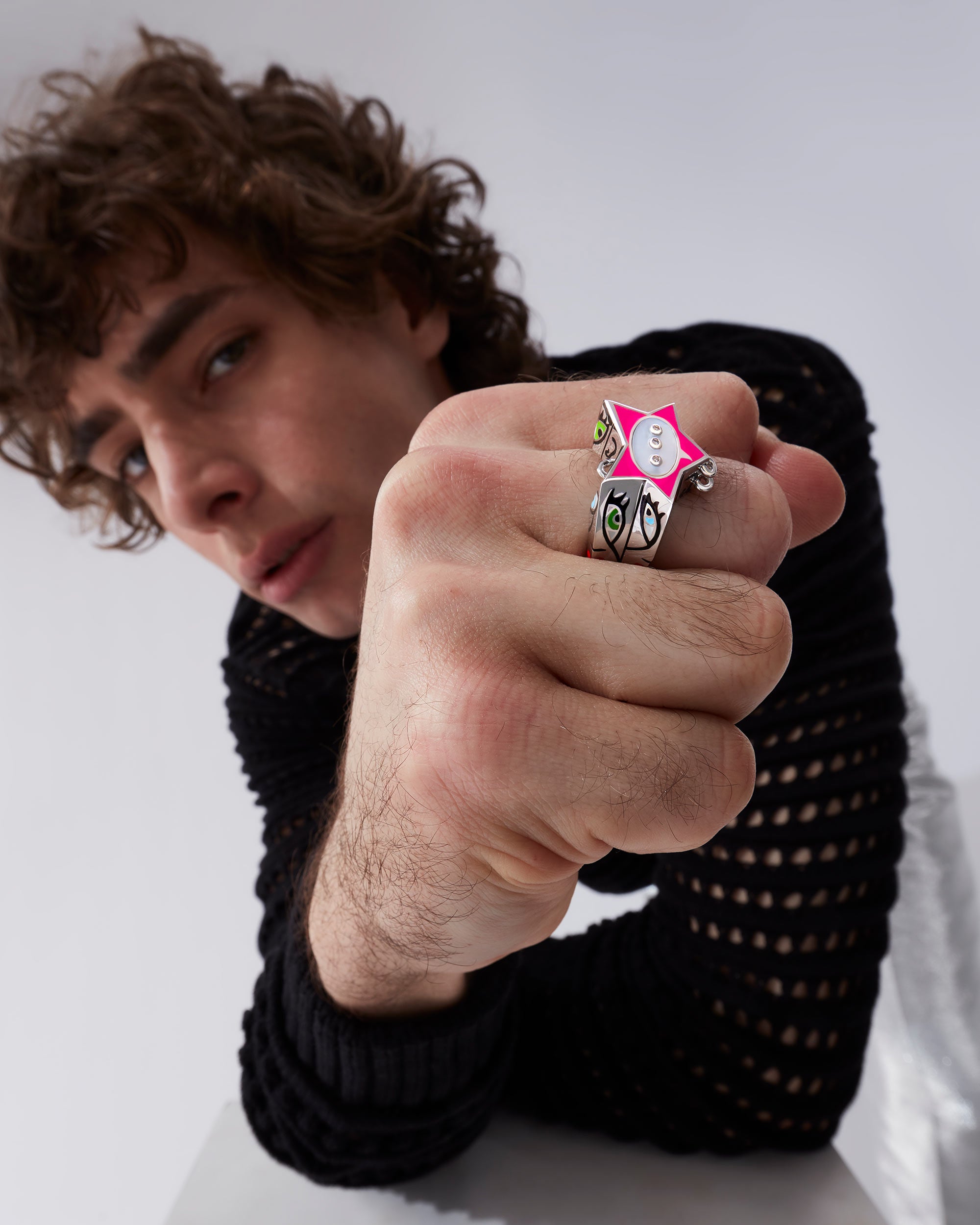Stephen Webster x Machine Gun Kelly GOSSIP Ring – Edition One in sterling silver with enamel details