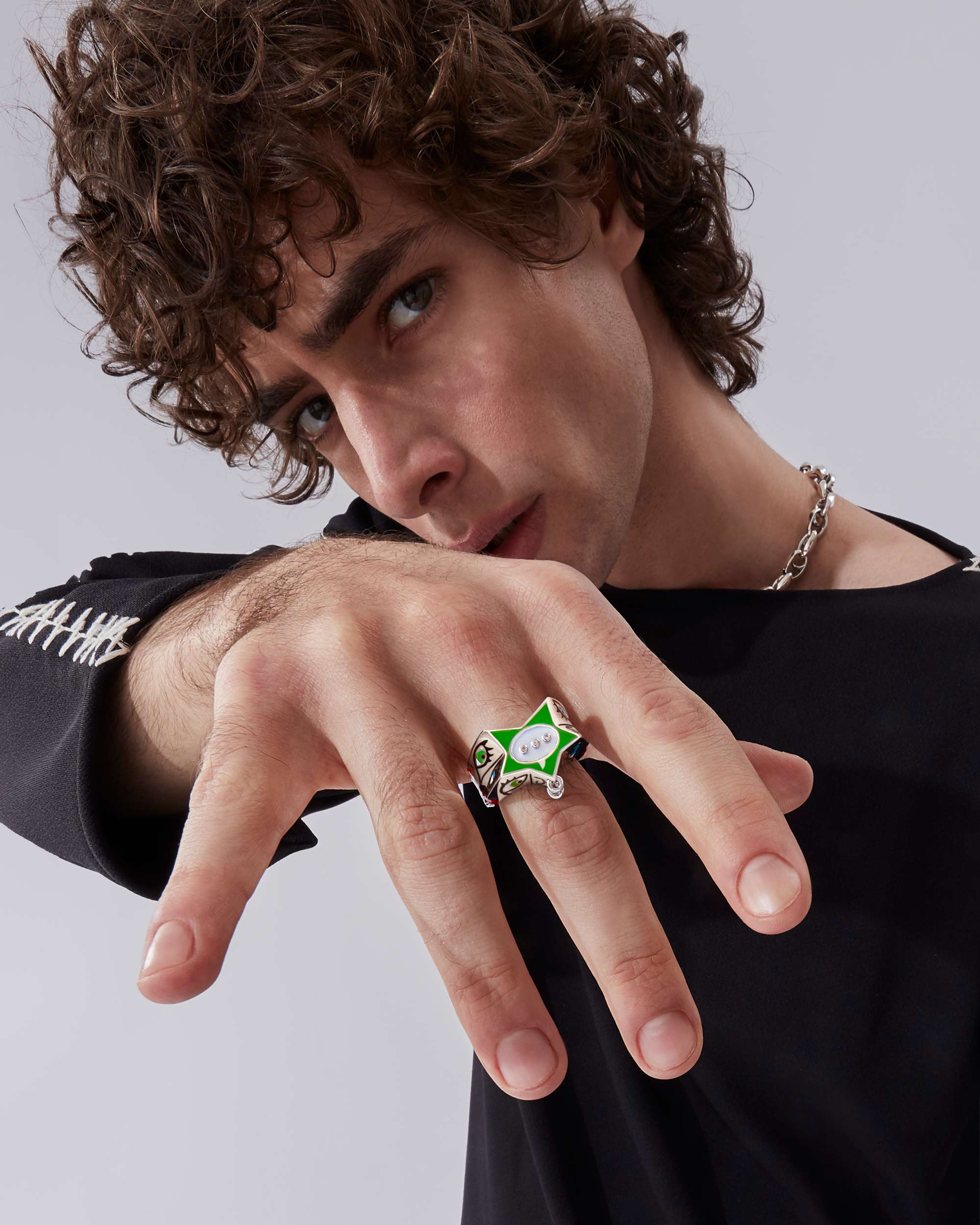 Stephen Webster x Machine Gun Kelly GOSSIP Ring – Edition Seven limited edition