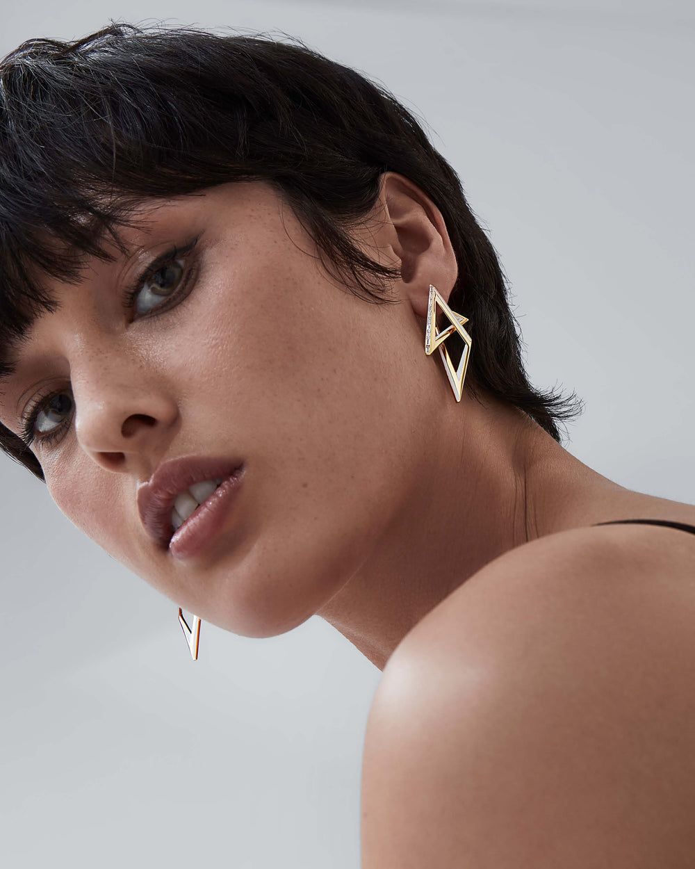 Stephen Webster Vertigo 18K Yellow Gold Infinity Hoop Earrings Front View