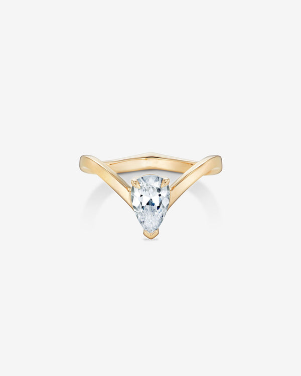 Women’s 18ct yellow gold Magnipheasant solitaire ring with pear-cut white diamond