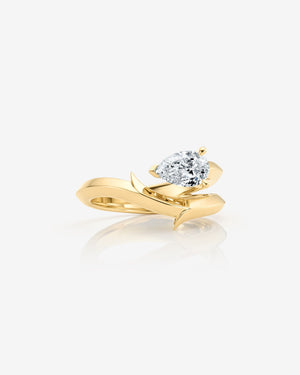 Women’s 18ct yellow gold Thorn Floating Solitaire Slimline engagement ring with pear diamond