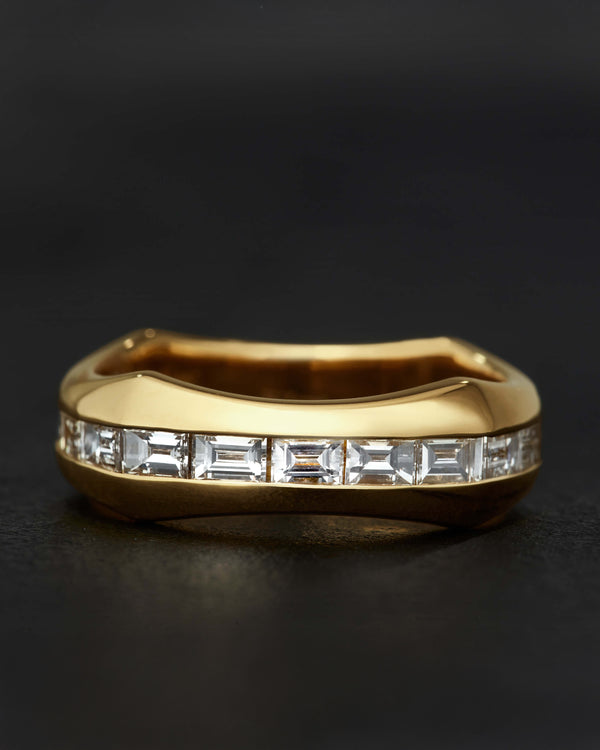 Yellow gold Quadrafoil white baguette diamond men’s wedding band