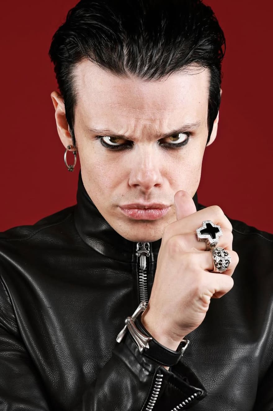 Yungblud wearing Stephen Webster Sex & Drugs & Rock & Roll Ring